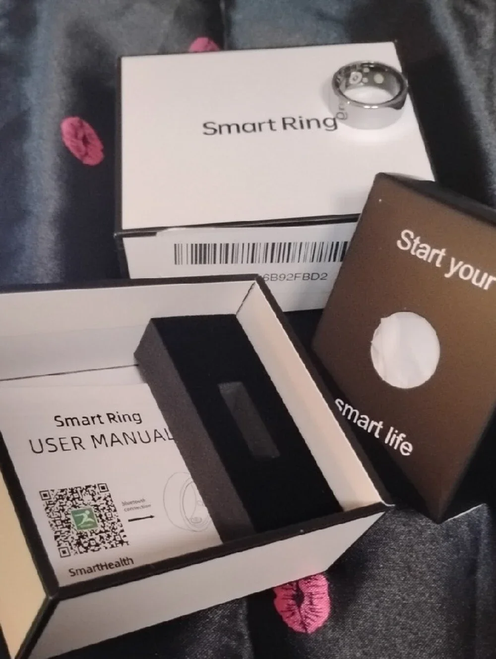 Smart Ring in Silver — Elegant Activity Tracker